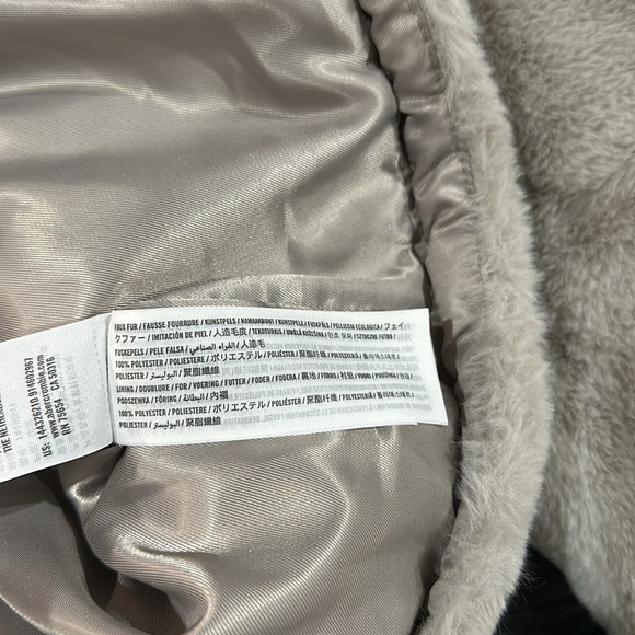 🔥🔥🔥Abercrombie & Fitch Grey Teddy The A&F Mini Puffer Jacket - Picture 10 of 10